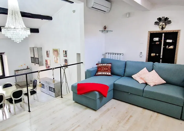 Milla Apartment In Art Deco Villa