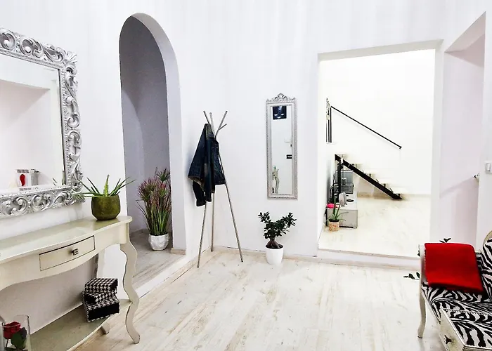 Milla Apartment In Art Deco Villa